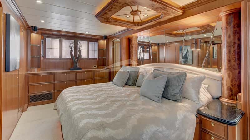 LEXINGTON 26m motor yacht charter, photo 8
