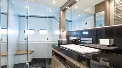 Master stateroom en suite
