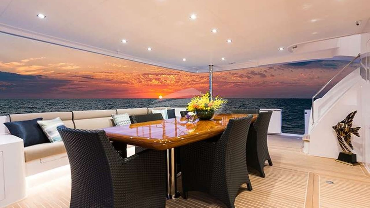 Alfresco dining on the aft deck