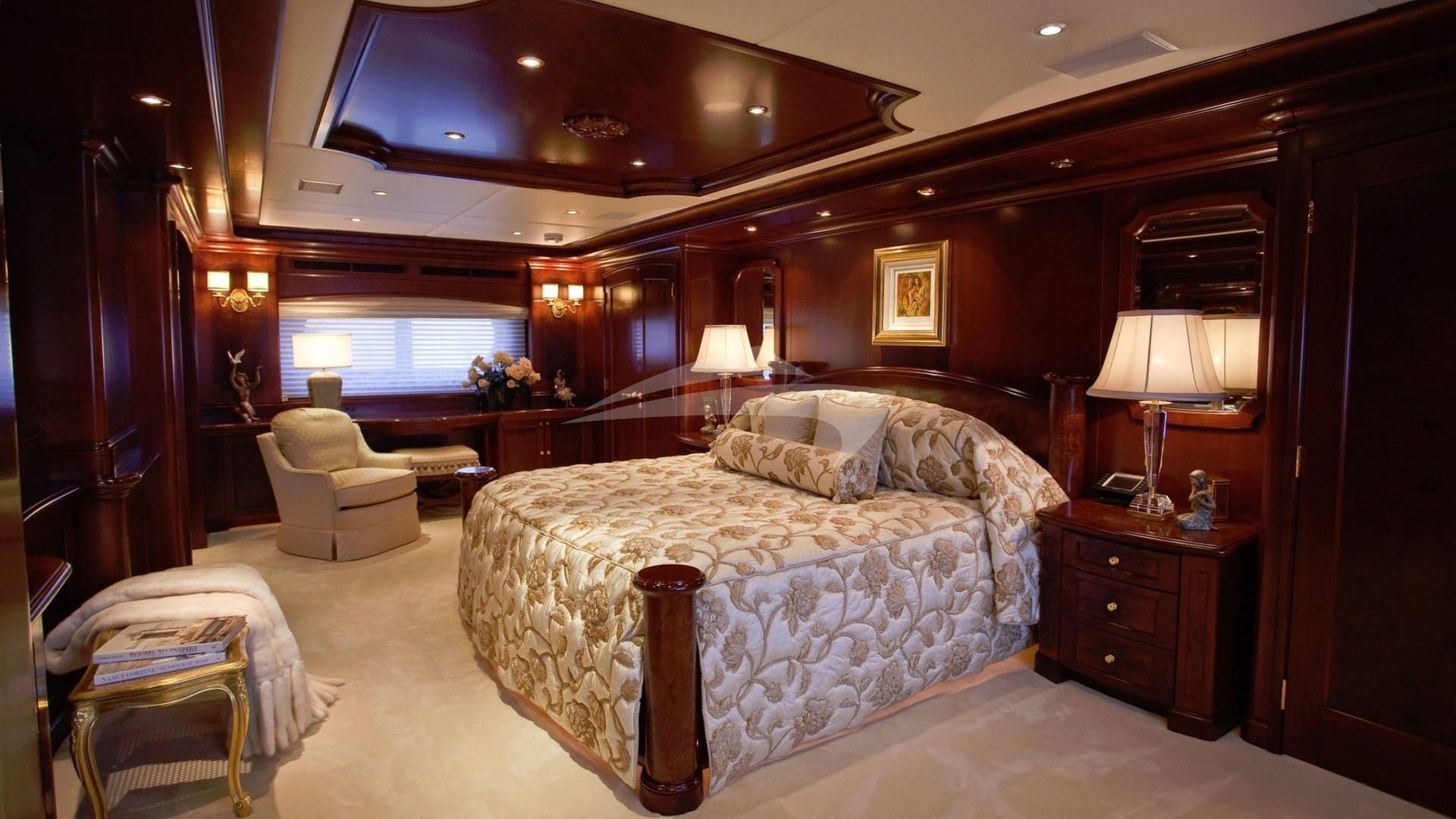Royal Gem Master Suite