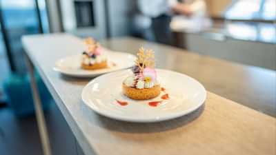Dining Detail
