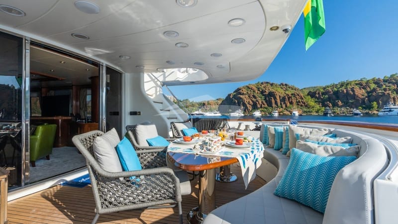 Al fresco on main deck