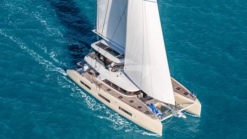 REVE BLEU, Sail