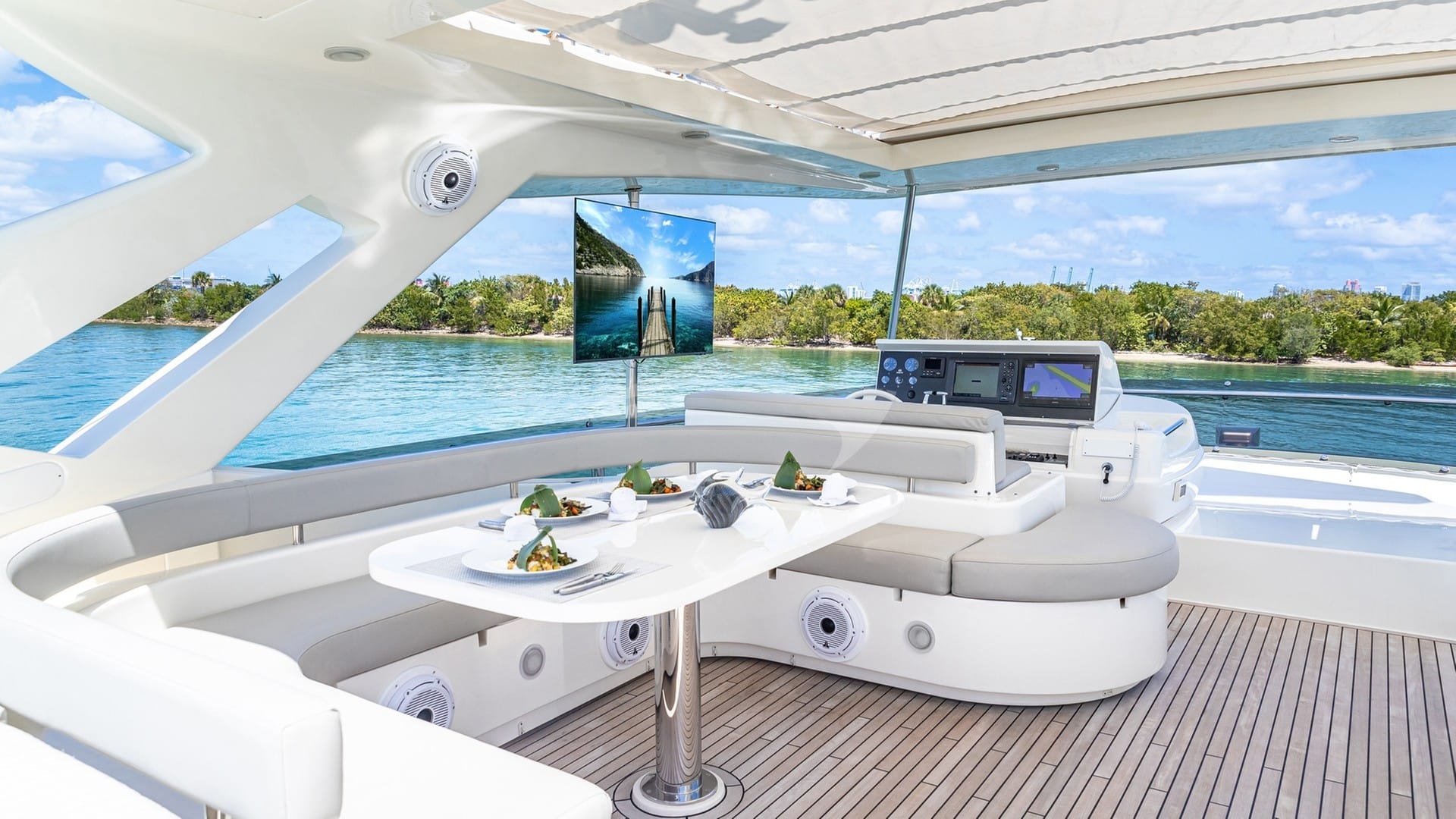 Flybridge Dining