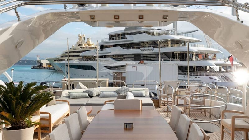 Deck Dining