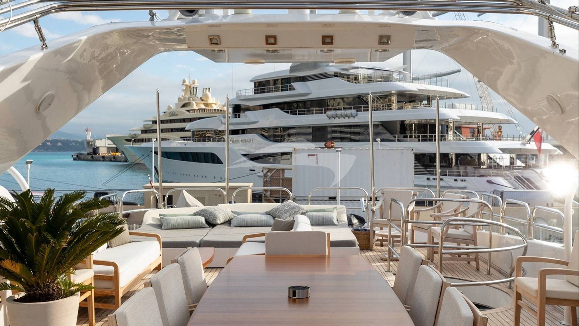 Deck Dining