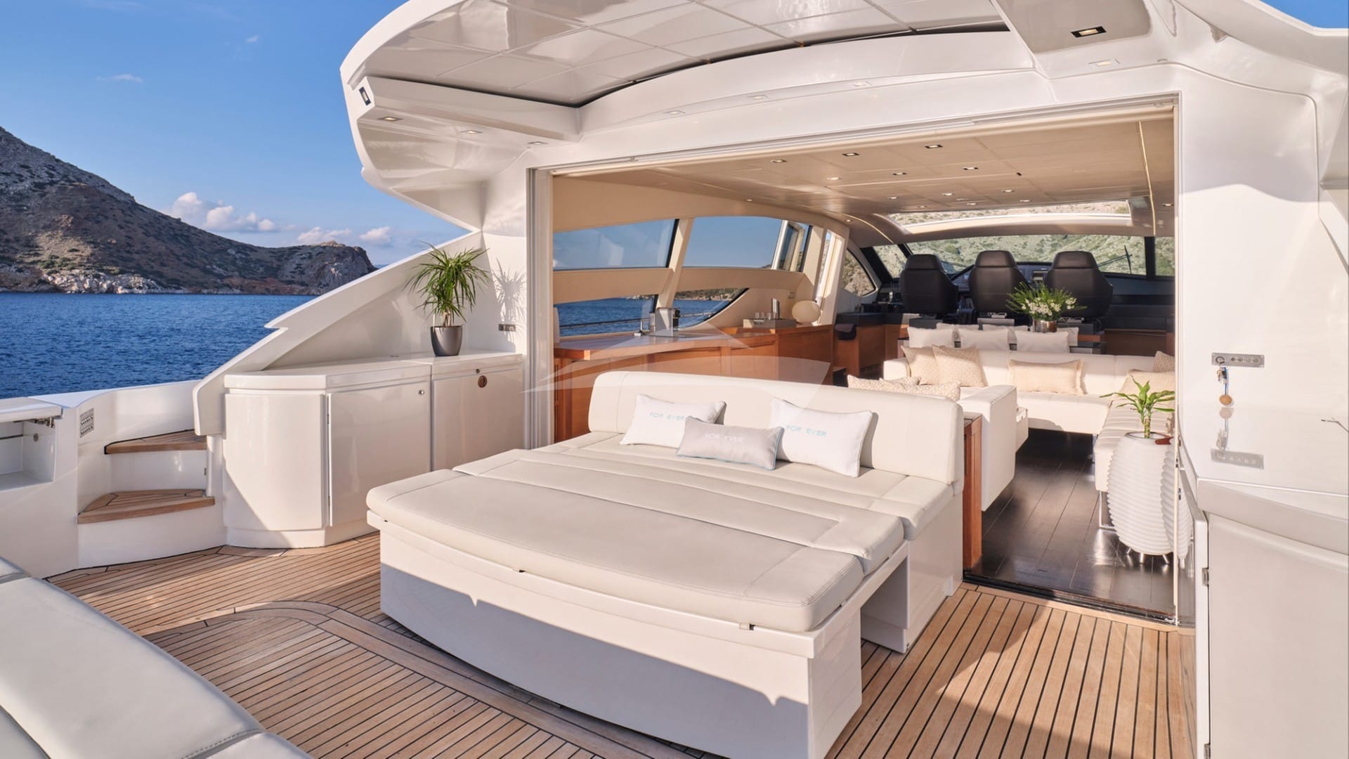 Aft Deck Sun Beds