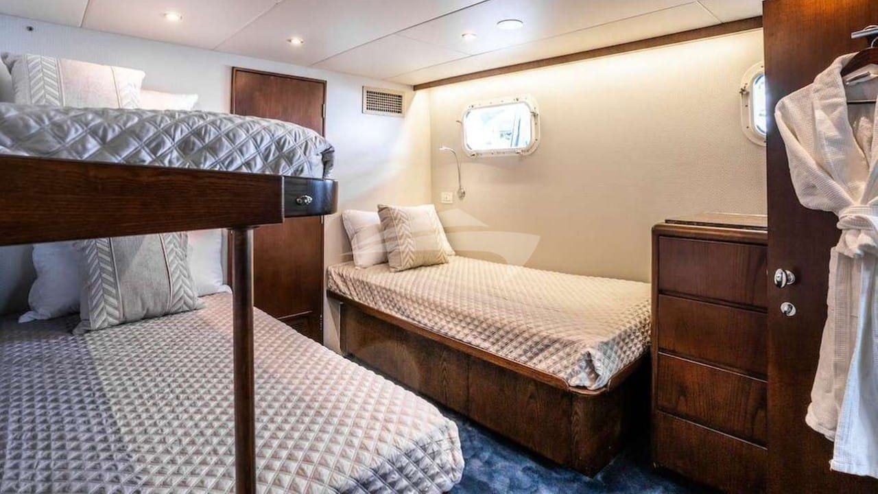 Twin Cabin with Pullman