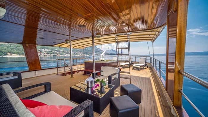LUNA 33m motor yacht charter, photo 5