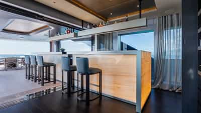Interior - exterior bar