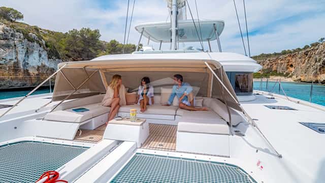 ARTISAN yacht charter photo 4