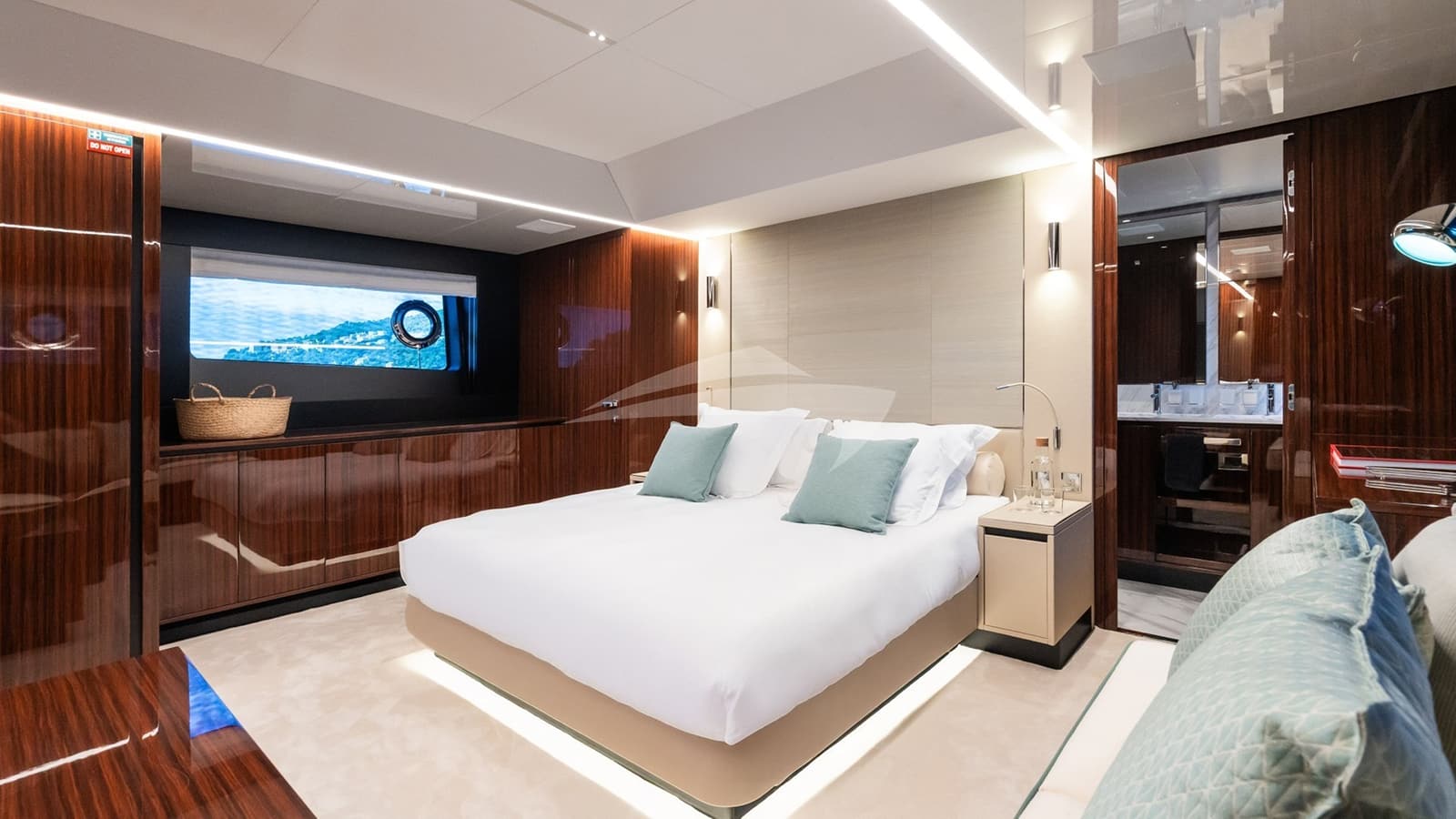 L'AS BLEU, photo from the yacht portfolio 19