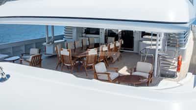 Bridge deck aft