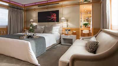 Guest cabin