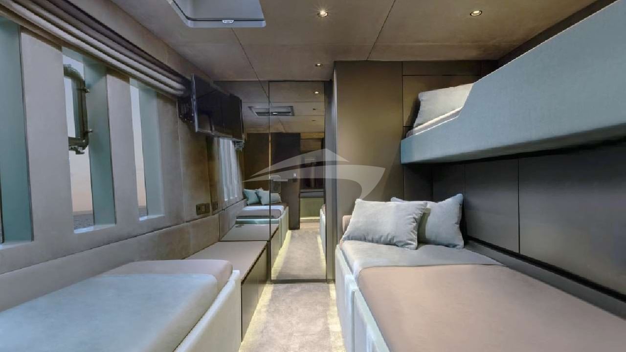 TRIPLE CABIN