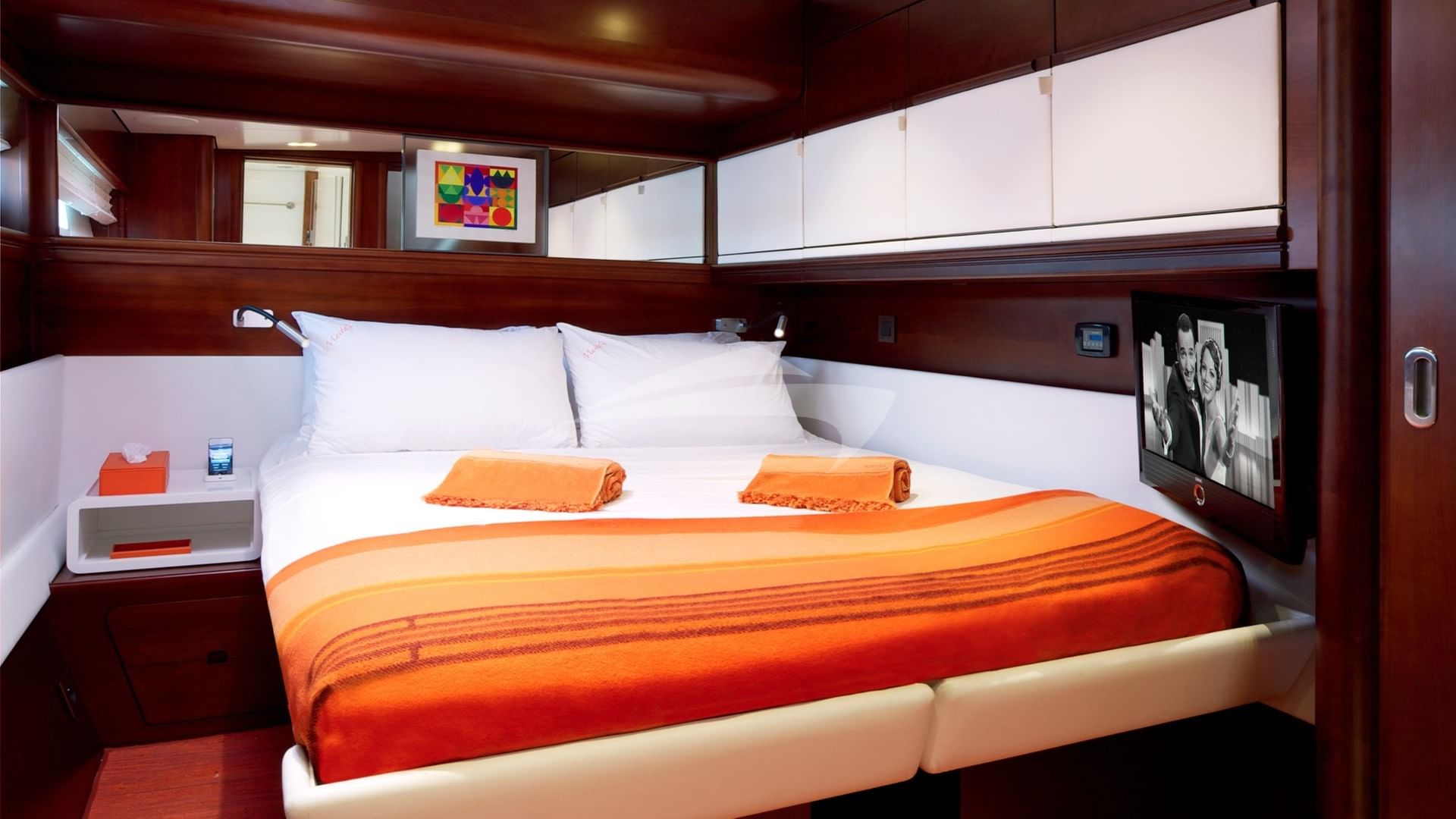 Guest cabin #1 (queeen bed)