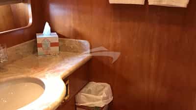 Guest stateroom #3 - twin room bathroom