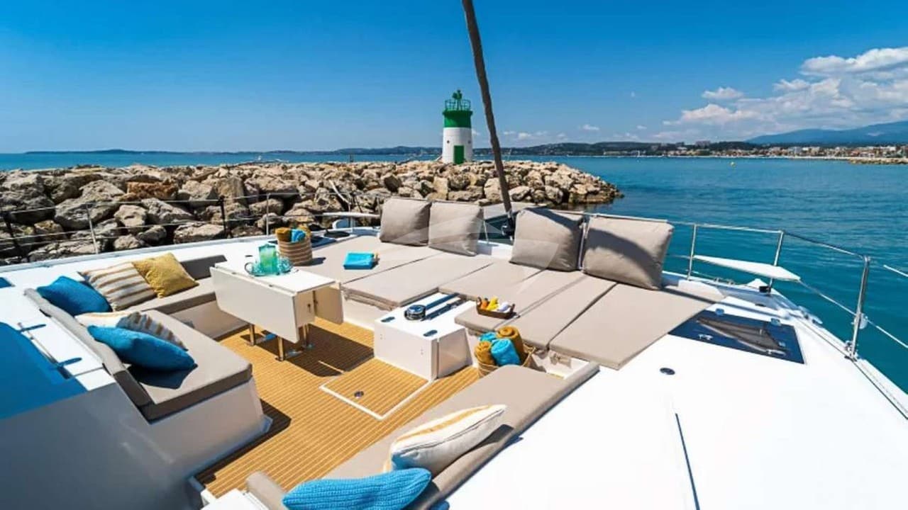 CHILLIN HUT, photo from the yacht portfolio 6