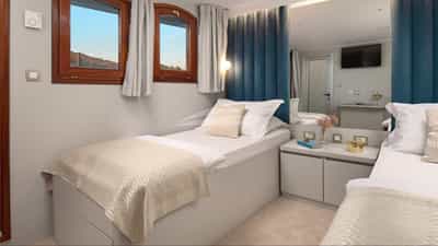 BELLEZZA Twin Cabin
