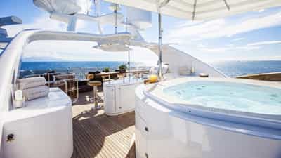 Deck Jacuzzi