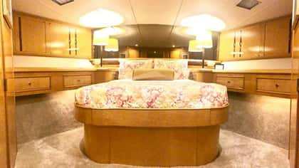 SUITE LIFE 28m motor yacht charter, photo 9