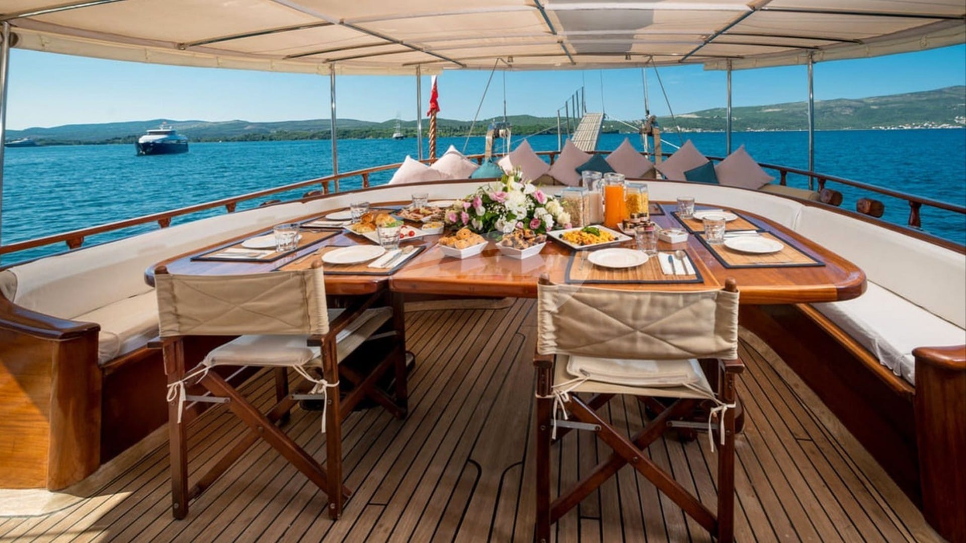 Deck Dining