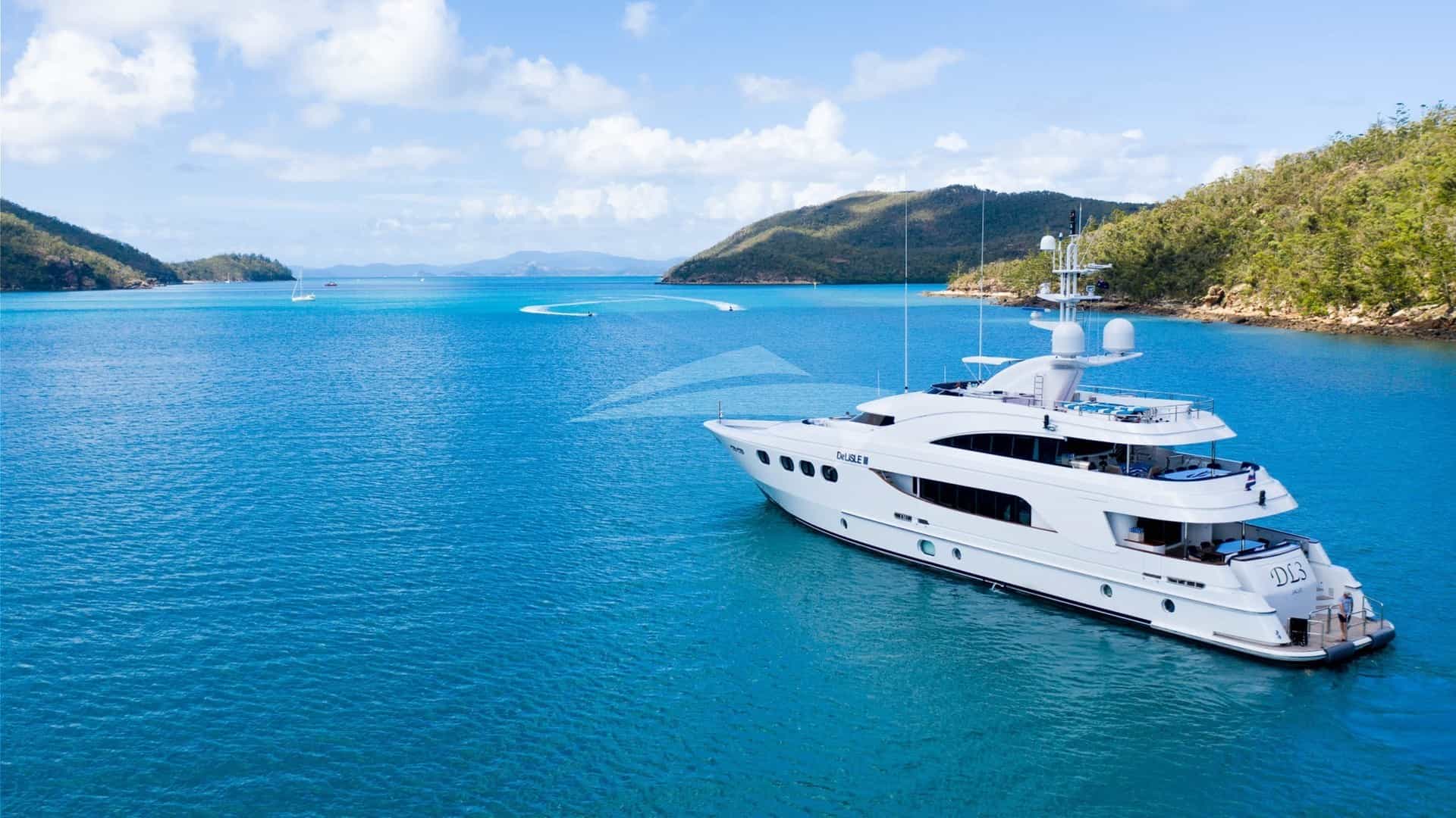 DE LISLE III yacht charter