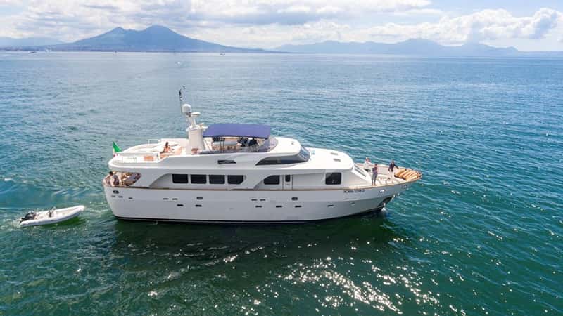 SHANGRA 27m motor yacht charter, photo 3