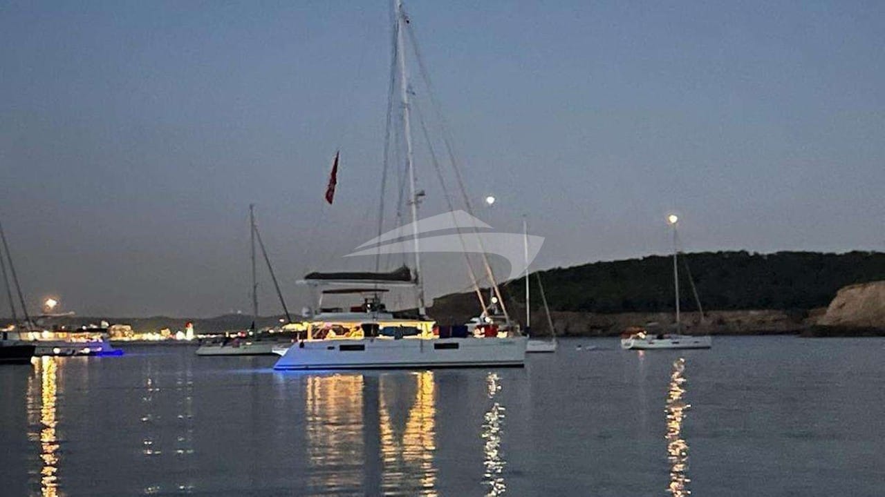 Enjoy wonderful moonlit evenings on board