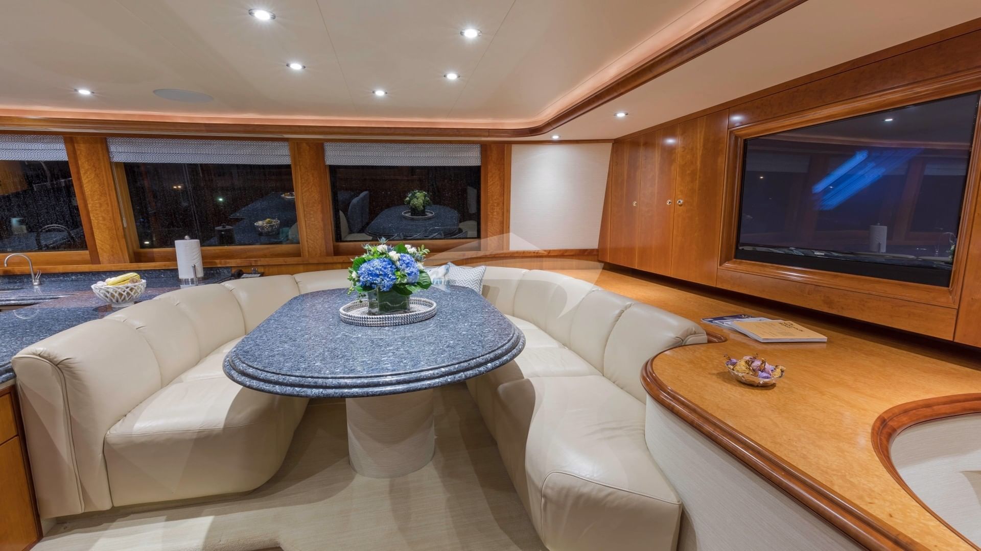 Country Kitchen Settee