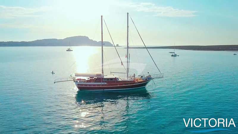 VICTORIA 25m motor yacht charter