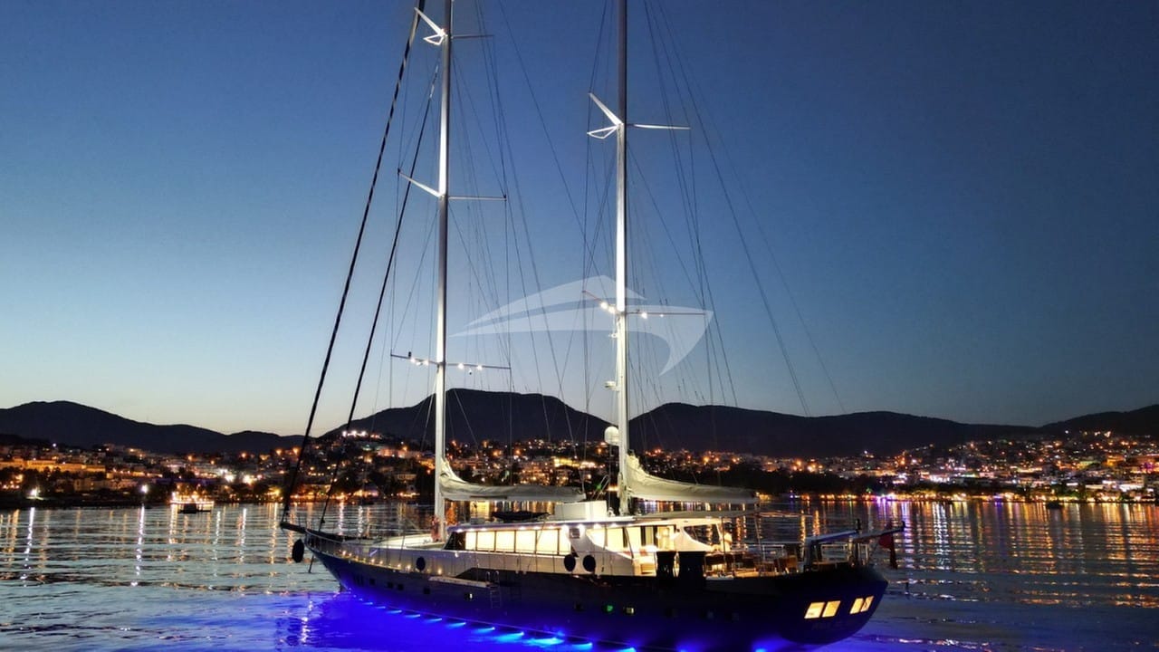 Perla Del Mare sunset shot