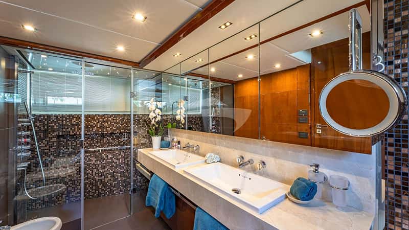 BEACHFRONT II 32m motor yacht charter, photo 7