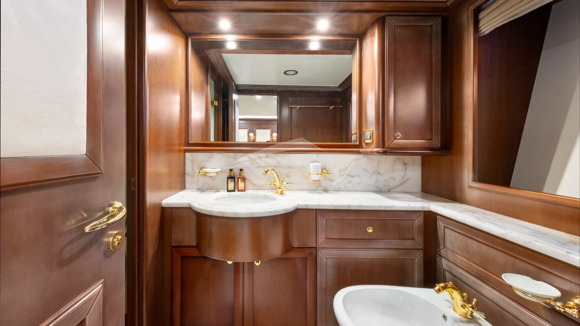 VIP Cabin Bathroom