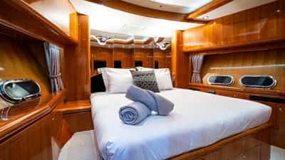 Aft guest cabin.