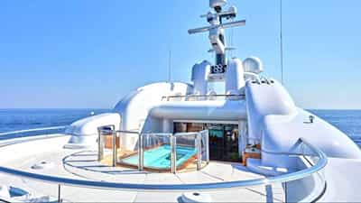 Deck Jacuzzi