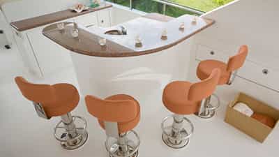 Flybridge bar