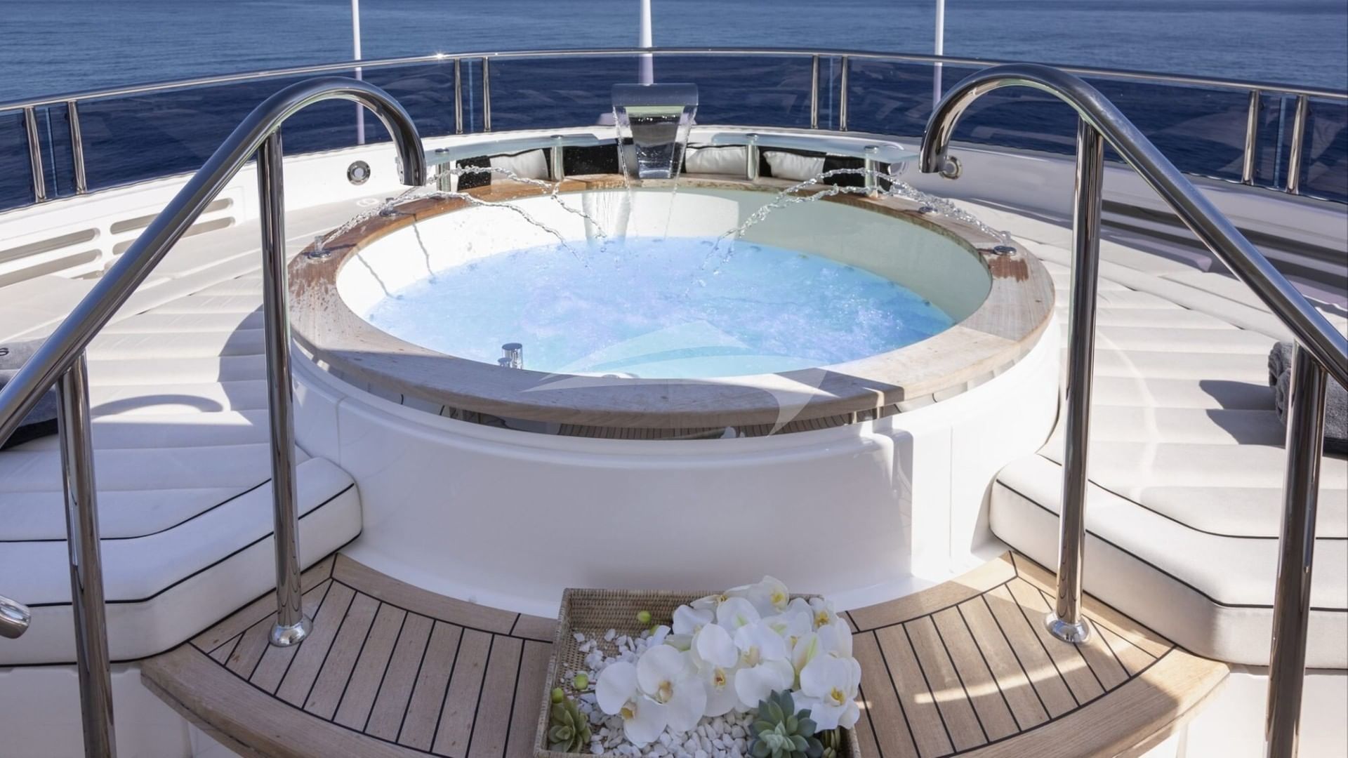 Sun deck jacuzzi