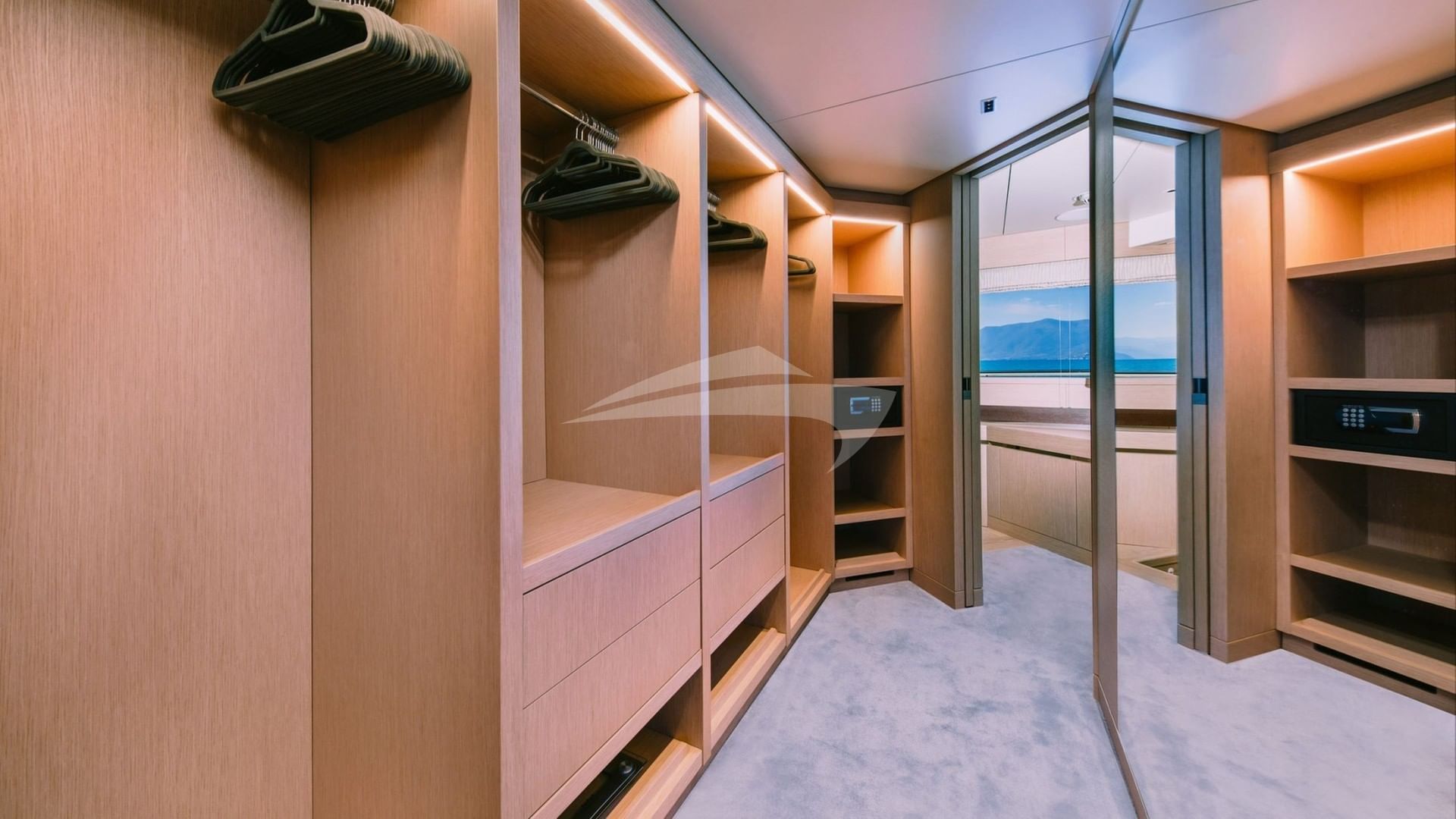 Main Deck - Owner's Cabin