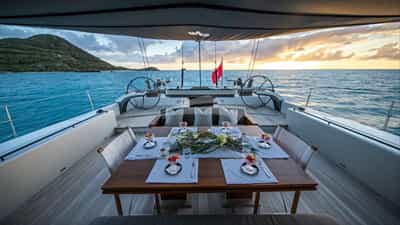 Alfresco dining