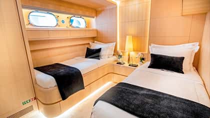 PAREAKI II 39m motor yacht charter, photo 13