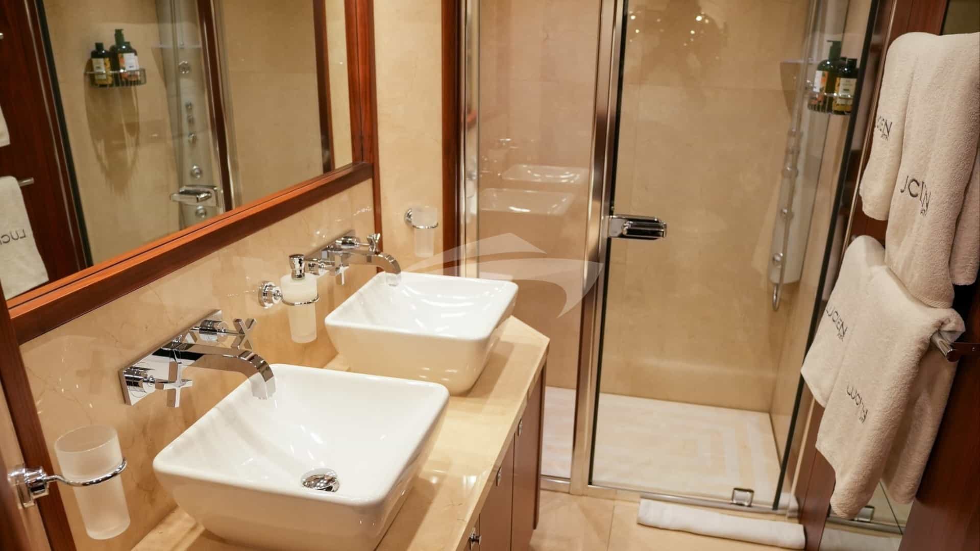 Guest Bathroom 2