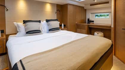 CHAMPAGNE HIPPY 25m sailing yacht charter, photo 12
