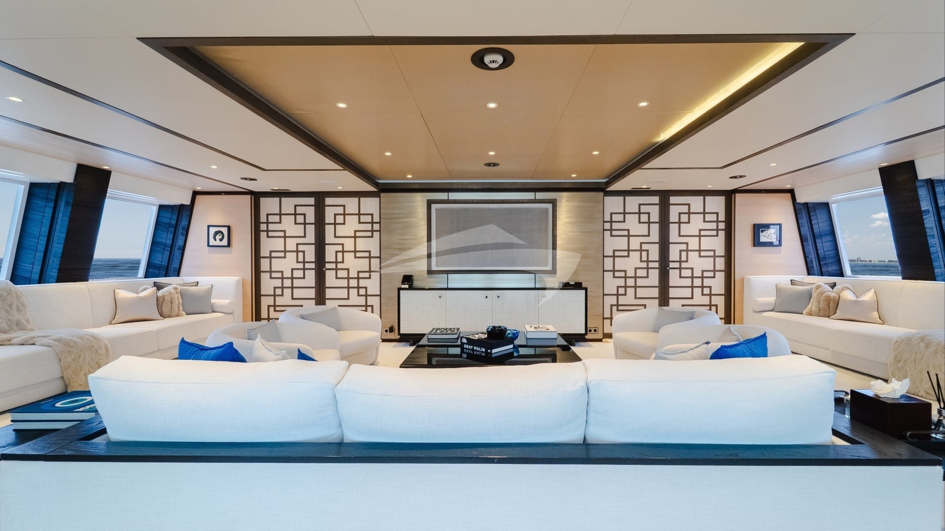 Bridge Deck Skylounge