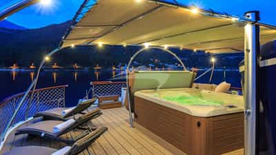 Jacuzzi