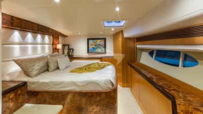VIP Guest Queen suite