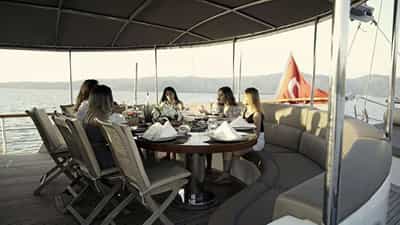 Deck Dining