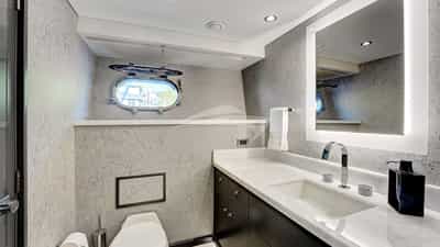 Queen Guest Ensuite