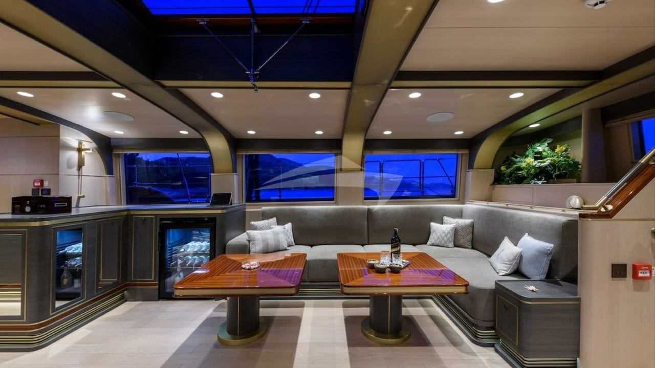 Main saloon loung
