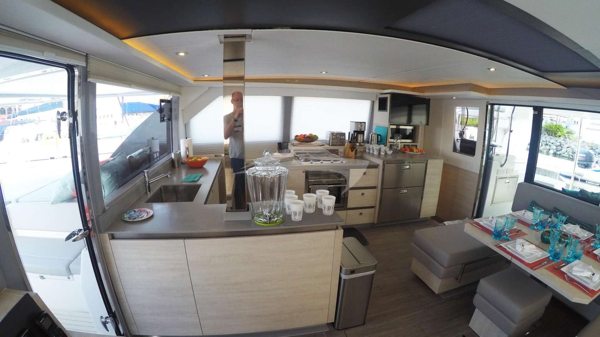 Overhead with doors to aft and forward cockpits